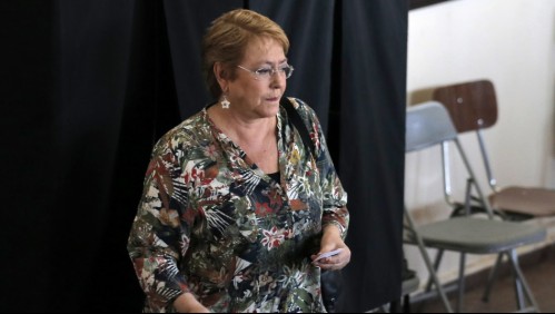 Expresidenta Michelle Bachelet emitió su voto en Ginebra: 'Hay demandas muy sentidas y por mucho tiempo'