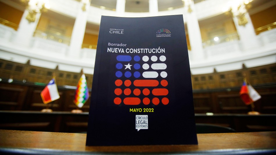 70 miembros, sin hoja en blanco y plazo de 6 meses: Mauricio Morales propone mecanismo para posible nueva Convención