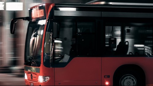 Hombre evade el pasaje del bus y es golpeado por otros pasajeros