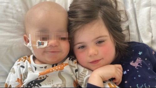 'Estamos muy orgullosos de ella': Niña de 4 años salva la vida de su hermanito que necesitaba un trasplante