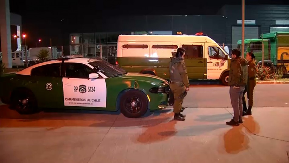 Carabinero es atropellado por delincuente que le robó el celular a una mujer Carabinero es atropellado por delincuente que le robó el celular a una mujer