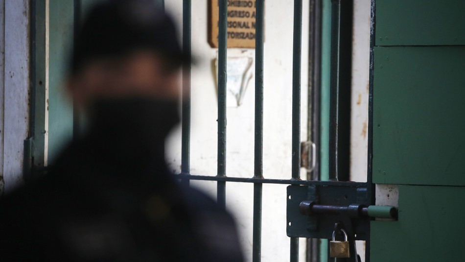 Detectan 412 dosis de pasta base en cárcel de Valparaíso enterradas en un frasco de mayonesa