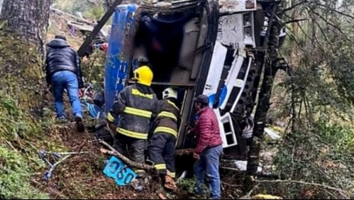 Un fallecido y 19 heridos graves deja volcamiento de bus en San Juan de la Costa