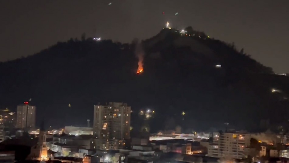 Parquemet informa que incendio en el cerro San Cristóbal ya está controlado Parquemet informa que incendio en el cerro San Cristóbal ya está controlado