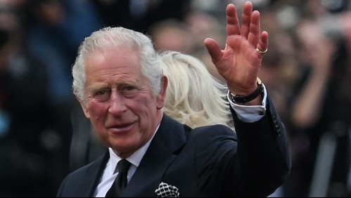Rey Carlos III viaja a Gales antes de sepultar los restos de su madre Isabel II