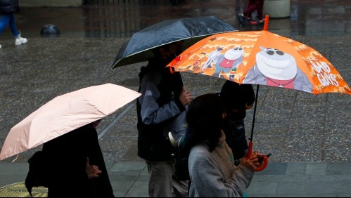 Lluvia en Santiago: Jaime Leyton da a conocer la hora aproximada en que comenzará a precipitar este sábado