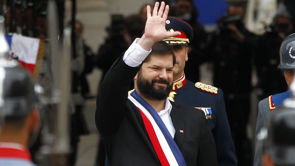 Encuesta Cadem: 38% aprueba y 57% desaprueba la gestión del presidente Gabriel Boric Encuesta Cadem: 38% aprueba y 57% desaprueba la gestión del presidente Gabriel Boric
