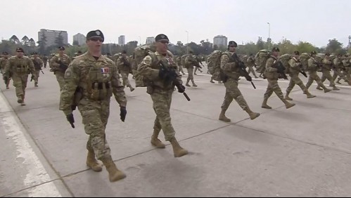 Cantando 'Los viejos estandartes': Así fue el paso del Ejército por la Parada Militar 2022