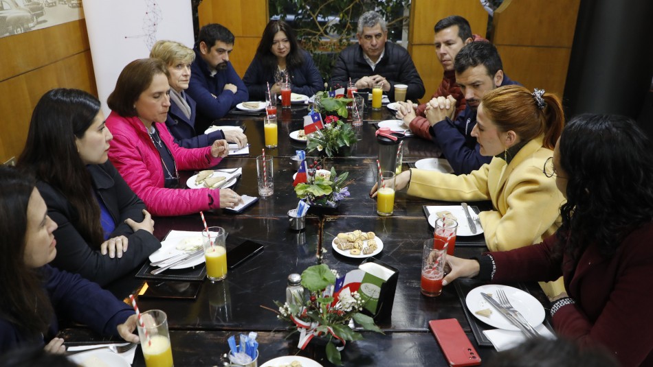 Alcaldes de Santiago se reunieron para impulsar nuevo proceso constituyente 