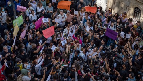 Protestas en Irán por muerte de joven detenida: Al menos 8 personas han fallecido en las manifestaciones