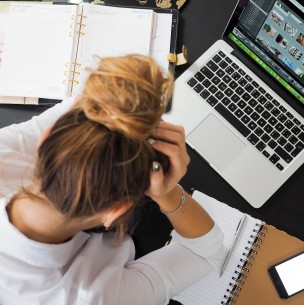 Estar muchas horas sentada triplica el riesgo de muerte cardiovascular en mujeres Estar muchas horas sentada triplica el riesgo de muerte cardiovascular en mujeres