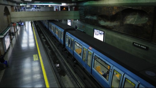 Metro de Santiago cierra estaciones de Línea 1 por manifestaciones en el exterior
