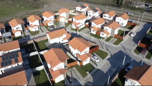 Familias demandan a inmobiliaria: Acusan tardanza de 2 años para recibir sus casas y pagos extra de $30 millones