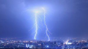 ¿Por qué no deberías bañarte mientras hay una tormenta eléctrica?