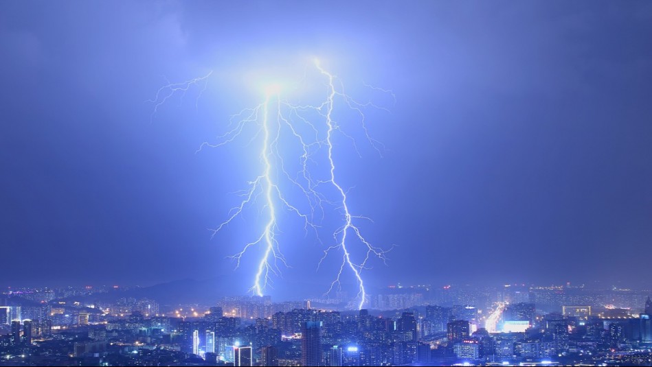 riesgos tormenta electrica ducha