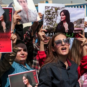 Al menos 35 muertos en Irán tras más de una semana de protestas por la joven fallecida Al menos 35 muertos en Irán tras más de una semana de protestas por la joven fallecida