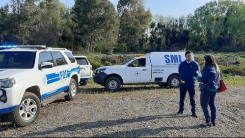 Encuentran a mujer muerta en un canal de regadío: Su pareja la habría golpeado y asfixiado