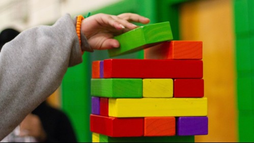 Fue a buscar al hijo de su amiga al jardín infantil, pero se equivocó de niño y casi termina presa