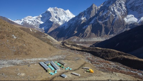 Alpinista estadounidense desaparece y nepalí muere en la montaña Manaslu de los Himalayas