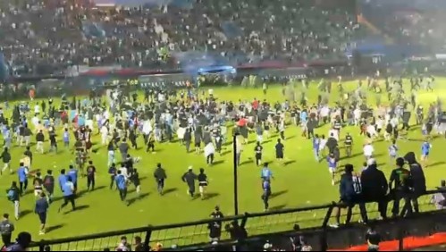 Al menos 127 personas murieron tras violento episodio registrado en un partido de fútbol de Indonesia