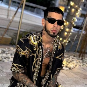 Modelo publica un video en el que sale Anuel AA y resurgen los rumores de una infidelidad a Yailin Modelo publica un video en el que sale Anuel AA y resurgen los rumores de una infidelidad a Yailin