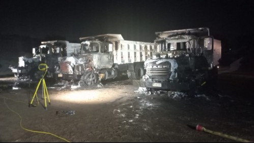 'Habría participación de terceros': Cinco camiones destruidos en incendio en Puente Alto