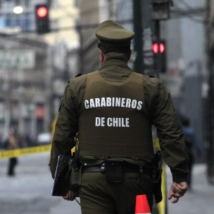 Detienen a cuatro adolescentes tras robar vehículo e intentar atropellar a carabinero Detienen a cuatro adolescentes tras robar vehículo e intentar atropellar a carabinero