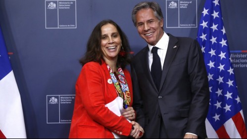 Secretario de Estado de EE.UU. afirmó estar 'interesado' en renovar programa de exención de visa para chilenos