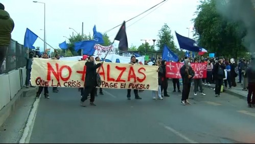 Realizan manifestación por alza de precios: 'Que alguien nos diga cómo mantener a nuestra familia'