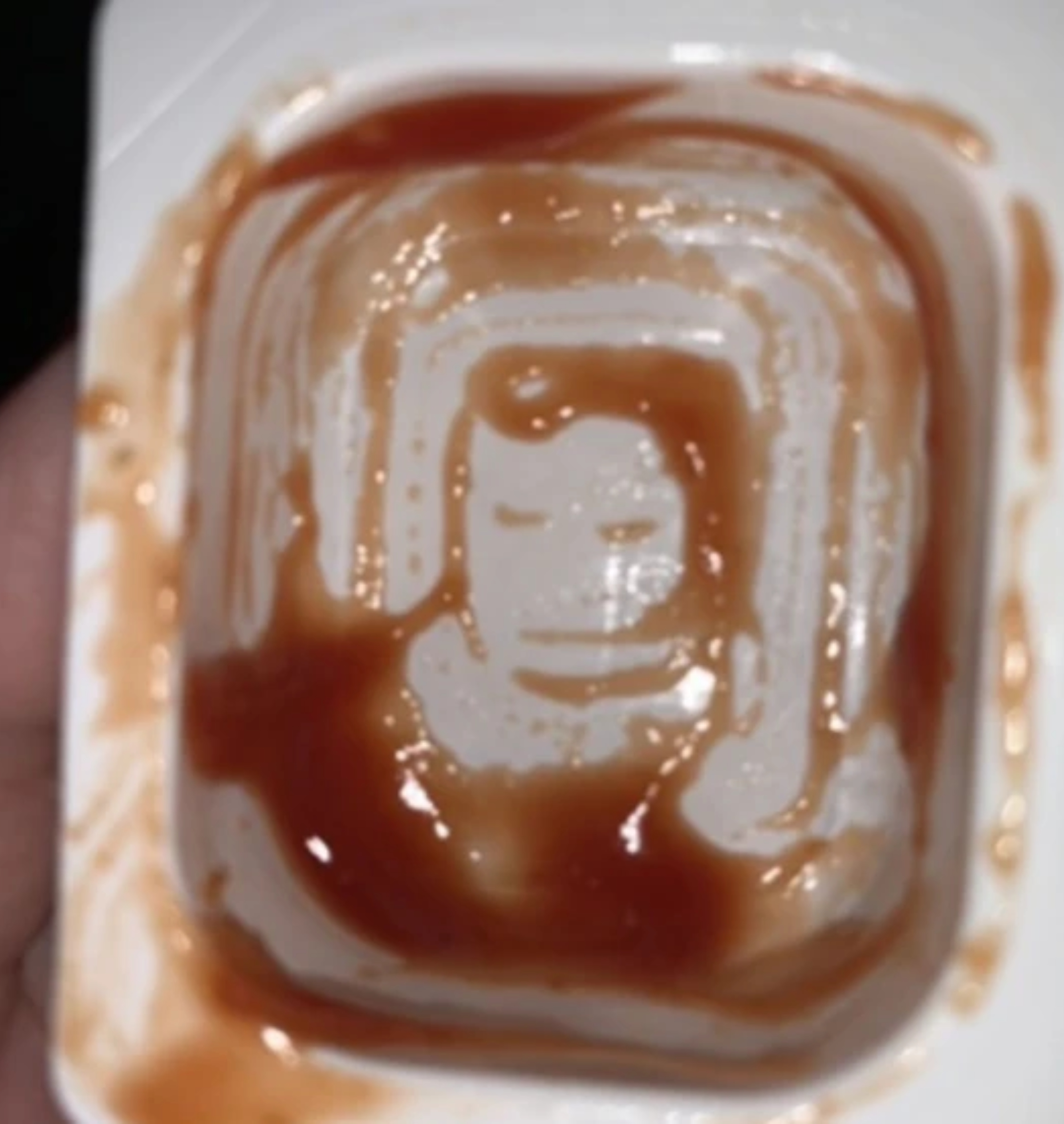 El envase de Lisa con el rostro de Elvis. Metro UK.