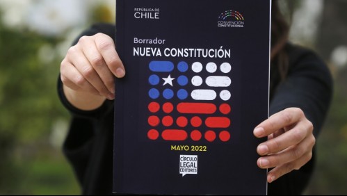 Encuesta Criteria: El 64% prefiere que un comité de expertos redacte Nueva Constitución