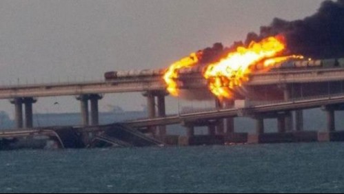 Al menos tres muertos tras explosión que desató un incendio en el único puente que une Crimea con Rusia