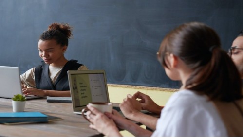 Investigadora de Harvard: 'Los adolescentes necesitan educación para la creación de hábitos digitales saludables'