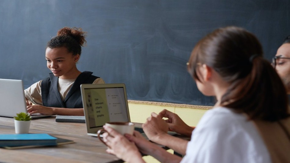 Investigadora de Harvard: 'Los adolescentes necesitan educación para la creación de hábitos digitales saludables' Investigadora de Harvard: 'Los adolescentes necesitan educación para la creación de hábitos digitales saludables'