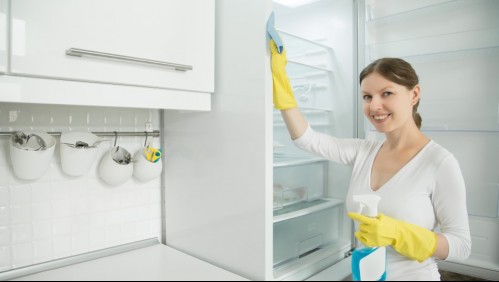 Estos son 5 trucos que harán que limpiar el refrigerador sea mucho más fácil