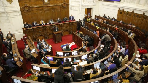 Encuesta Data Influye: 32% apoya elección de una nueva convención constitucional