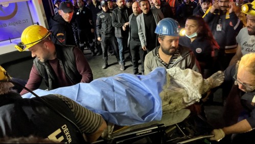 Al menos 25 muertos y decenas de atrapados por explosión en mina de carbón en Turquía