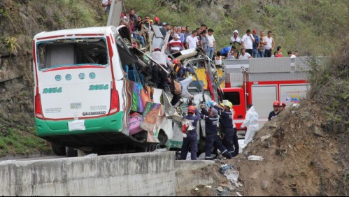 Tragedia en Colombia: 20 muertos y 15 heridos deja accidente de autobús