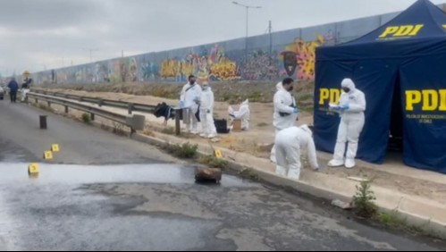 Encuentran cuerpo sin vida de mujer en la vía pública en Puente Alto: Presentaba varios impactos de bala