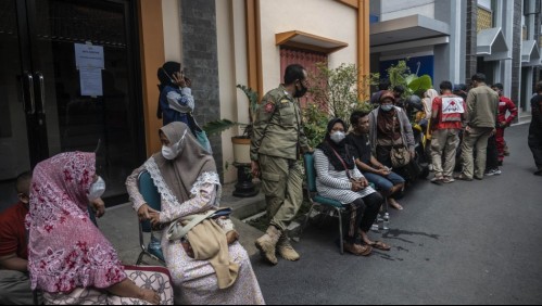 Indonesia suspende ventas de jarabes tras muerte de casi 100 niños: OMS alertó alza de insuficiencias renales infantiles
