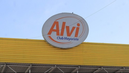 Exdueño de cadena de supermercados fue detenido al volver a Chile: ¿Cuáles son las acusaciones en su contra?