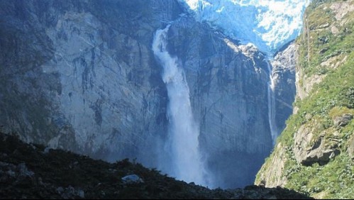 Nuevo desprendimiento en Glaciar Colgante Queulat: ¿Por qué se produce el fenómeno?