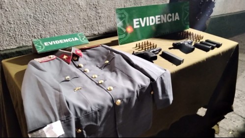 Hallan armamento, balas y una chaqueta del ejército tras procedimiento policial por accidente de tránsito