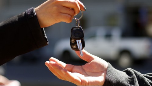 Vio un auto que estaba en venta en redes sociales, se juntó con el dueño para 'probarlo', y se lo robó