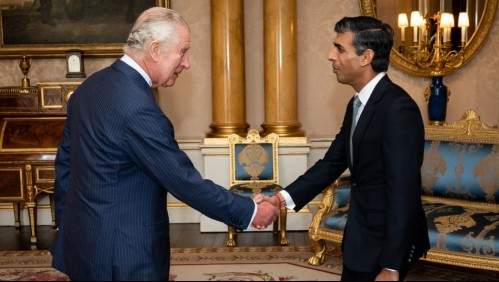 Rishi Sunak asume como primer ministro británico tras ser nombrado por el rey Carlos III