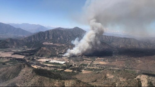 Declaran Alerta Roja por incendio forestal en Parque Nacional La Campana