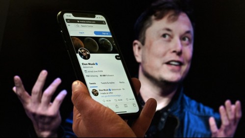 Elon Musk cierra compra de Twitter tras meses de negociaciones: Reportan que despidió a altos directivos