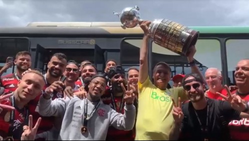 Arturo Vidal estuvo presente: Jair Bolsonaro recibe a jugadores de Flamengo luego de ganar la Copa Libertadores