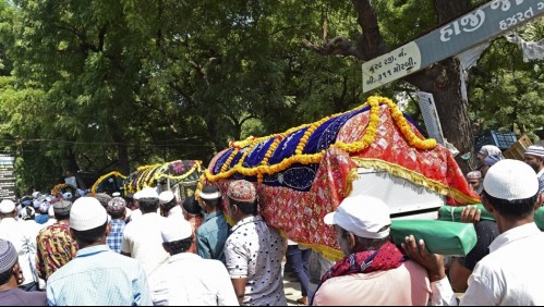 Derrumbe de puente colgante en India: Cifra de fallecidos aumentó a 137