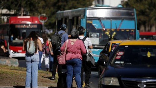 Red Metropolitana de Movilidad reforzará este martes las frecuencias de micros para llegar a cementerios y terminales